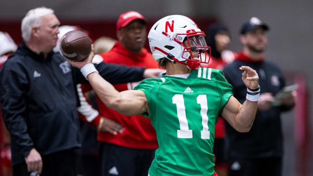 Casey Thompson 2022 first spring practice